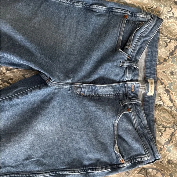 Madewell Classic Indigo Cropped Jeans - Picture 4 of 5